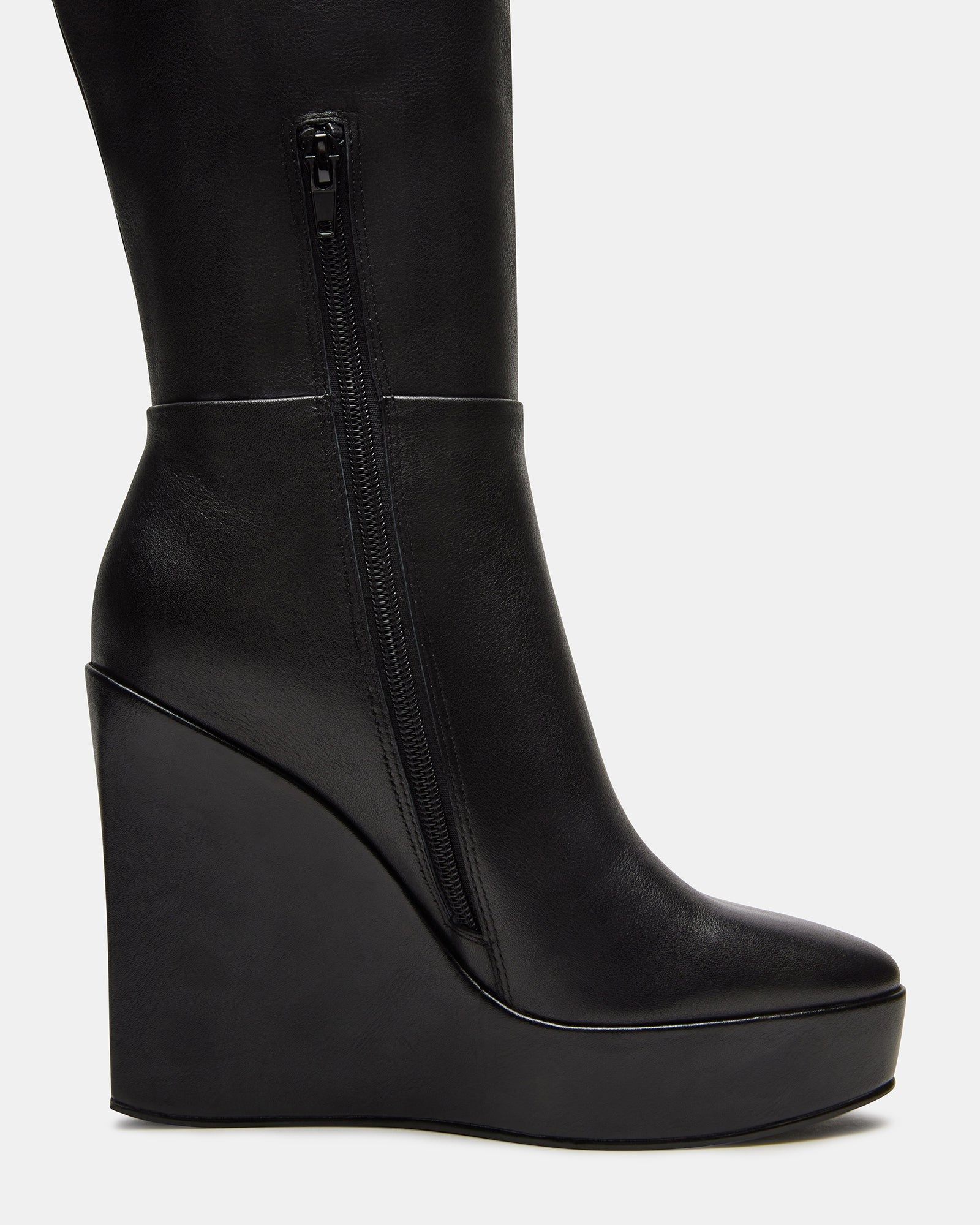 AKIRA BLACK LEATHER - SM REBOOTED